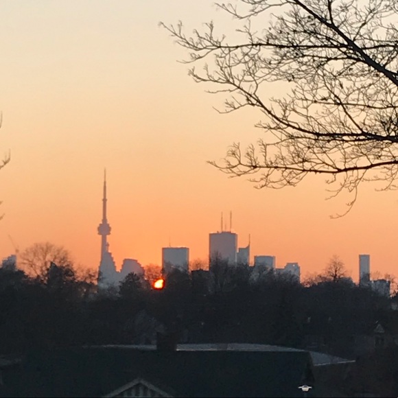 Meet your Posher, Laura - Picture 1 of 1